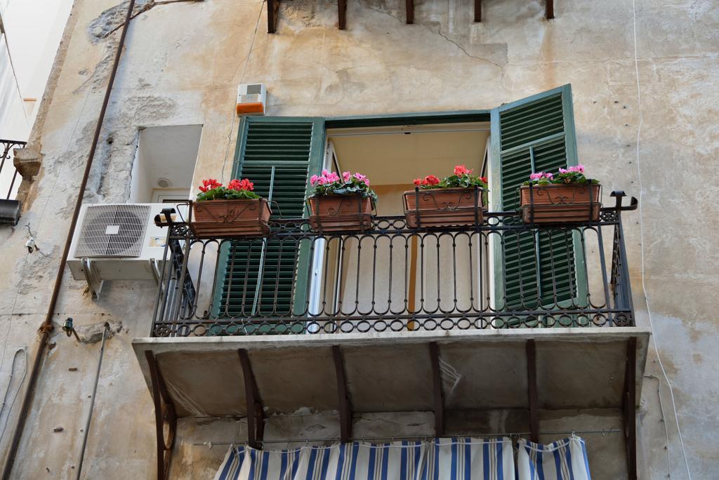 Bed and Breakfast Real Teatro Umberto I Palermo Exteriér fotografie